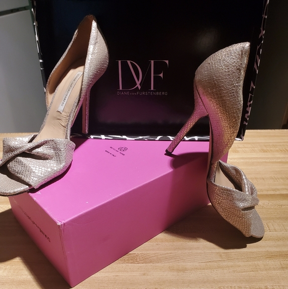 Diane von Furstenberg metallic heels - Picture 2 of 2